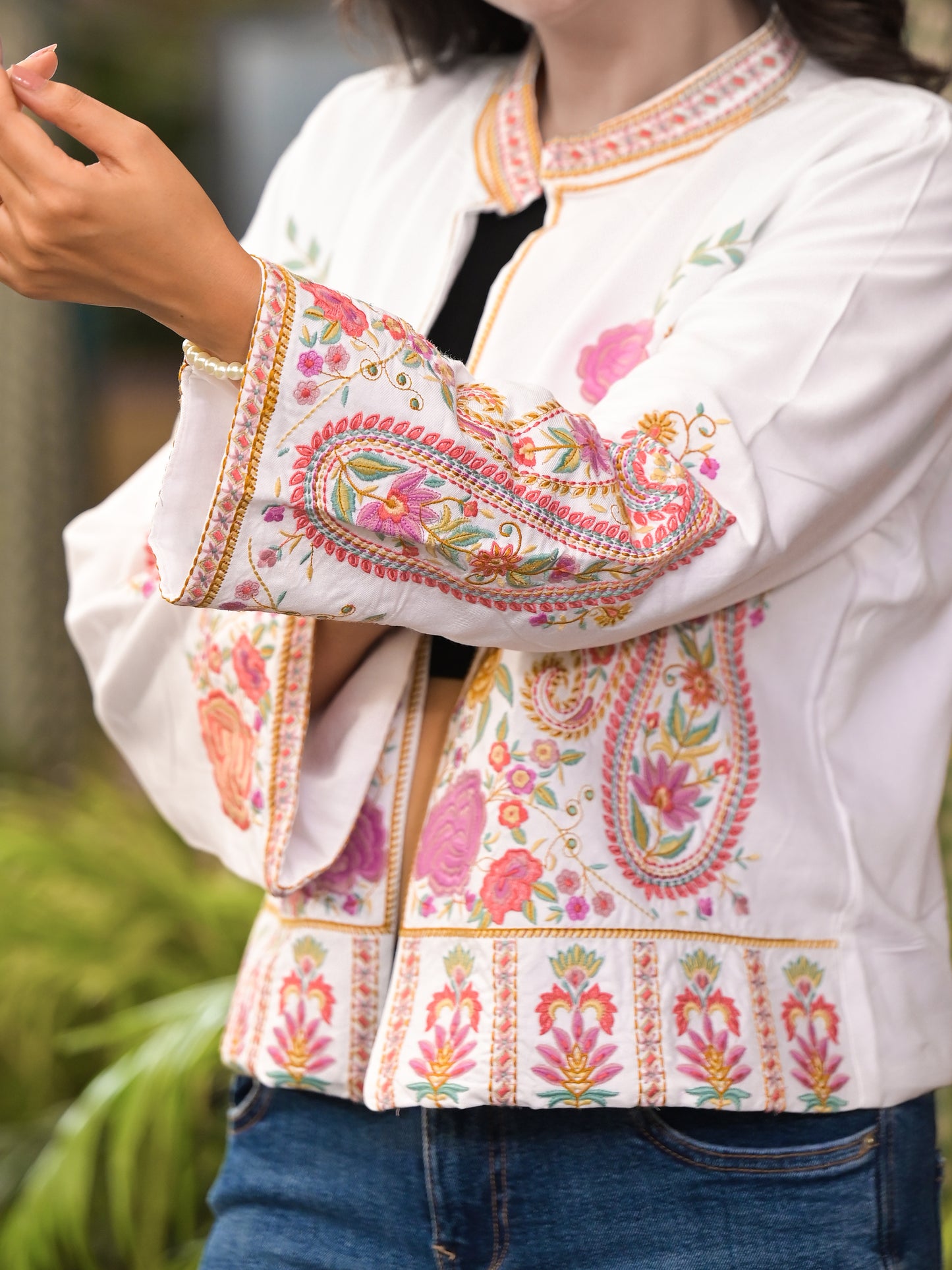WHITE CHAM EMBROIDERED JACKET