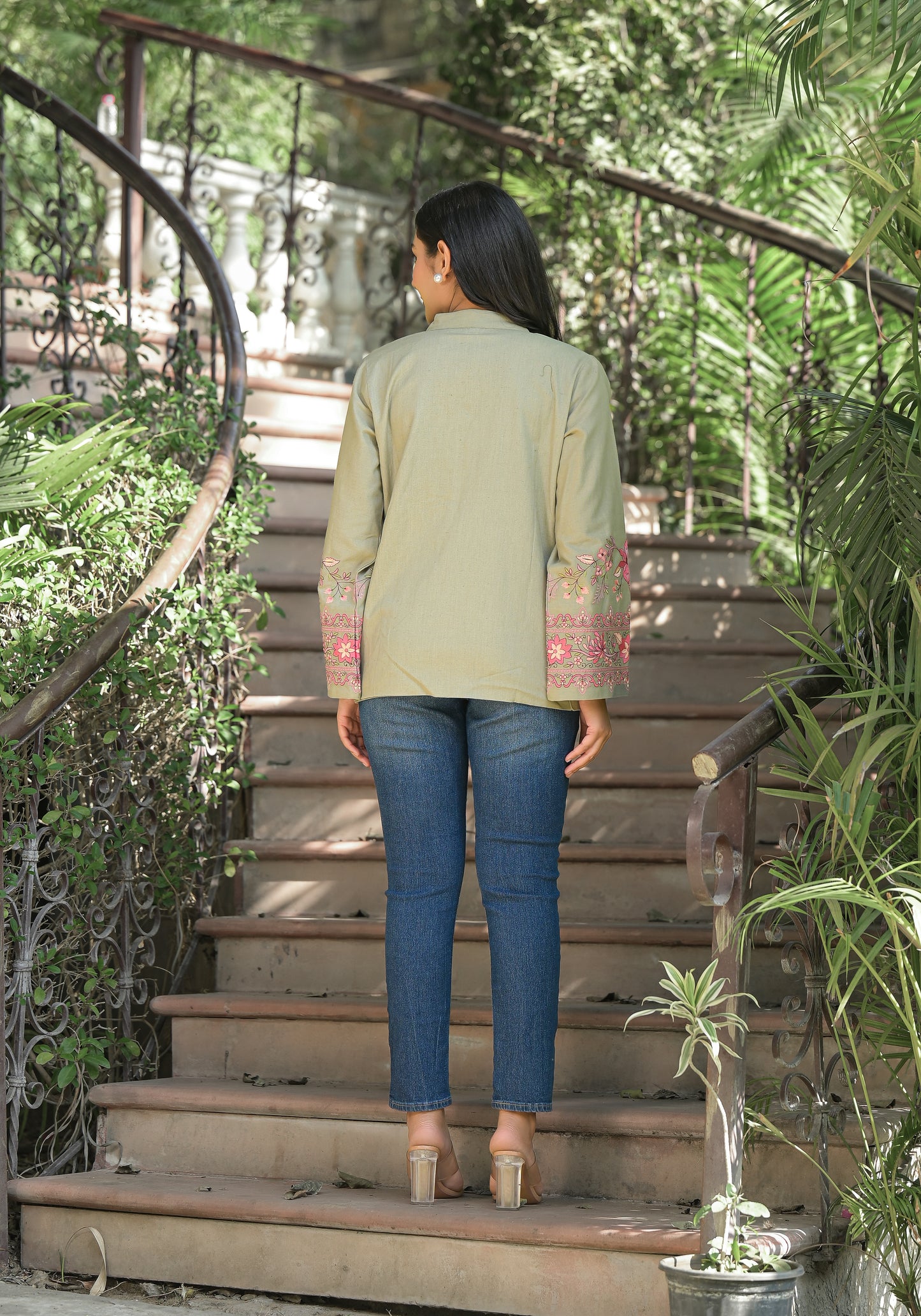 OLIVE GREEN EMBROIDERED JACKET