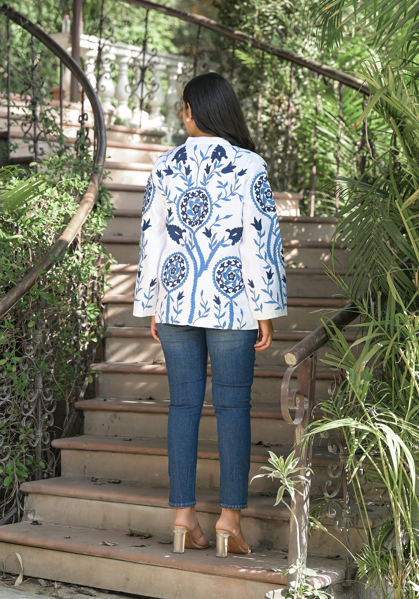 BOHO STYLE BLUE EMBROIDERED WHITE JACKET