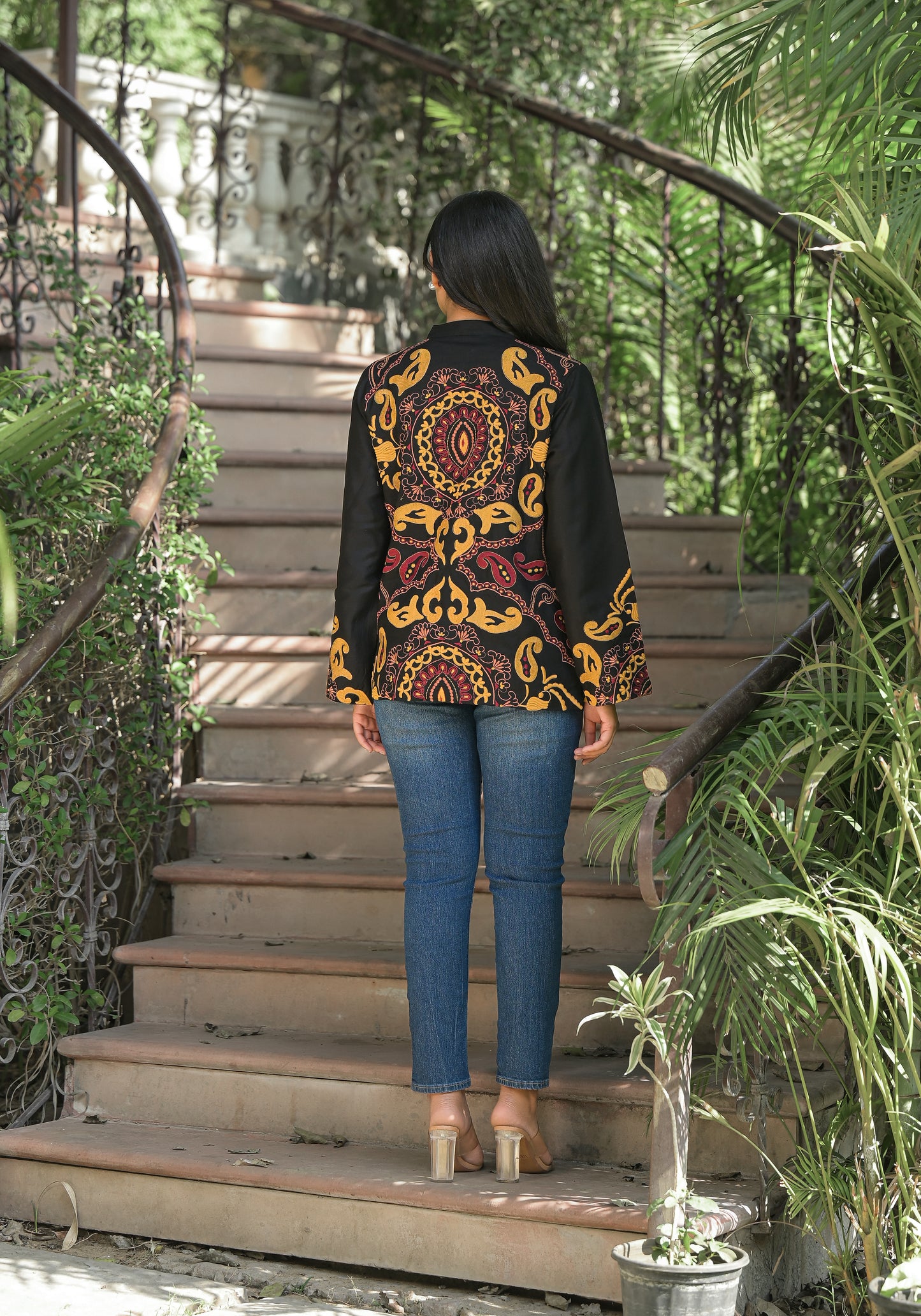 BLACK BOHO STYLE EMBROIDERED JACKET